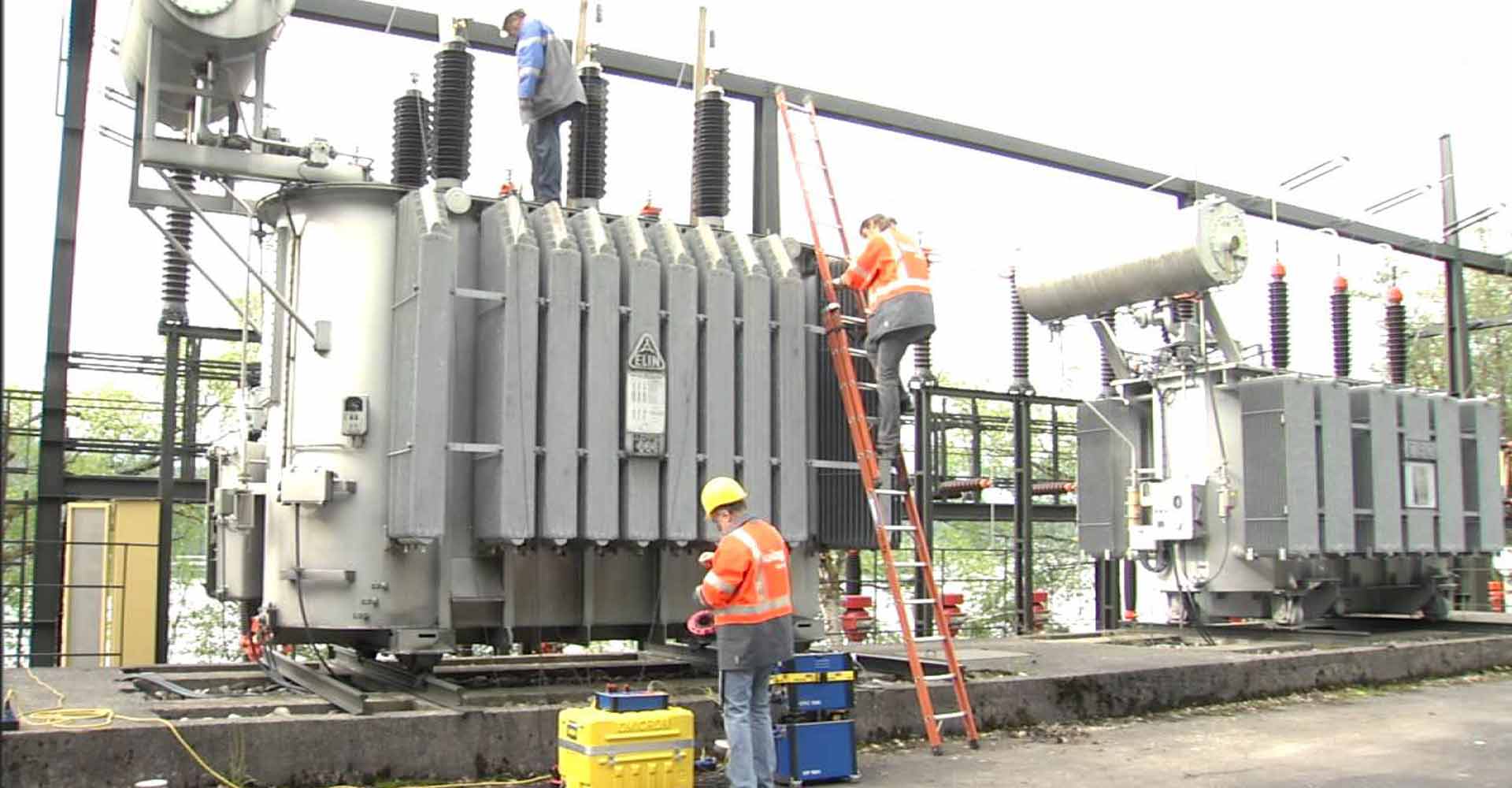 data-bgposition="center